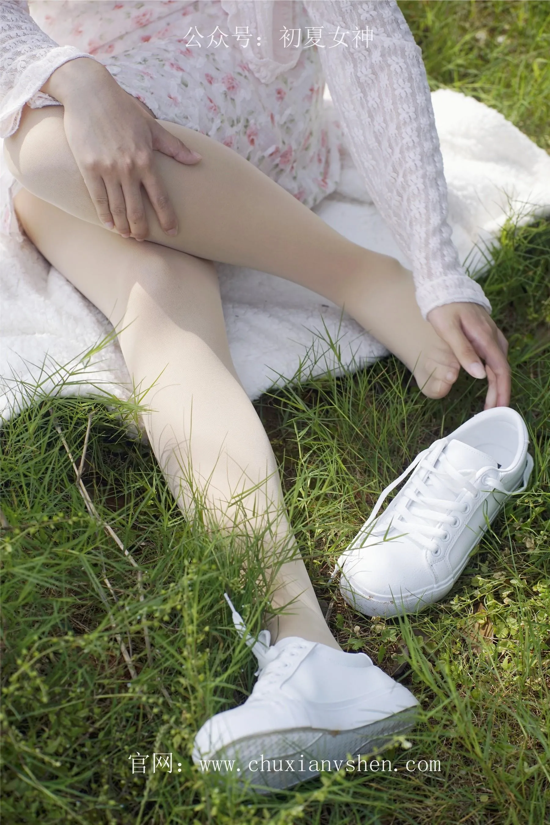 初夏女神 NO.070 依依 邻家女孩-风中少女 [122P]插图3